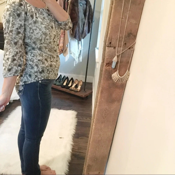 Maurice’s small sheer boho crochet blouse - Picture 5 of 7